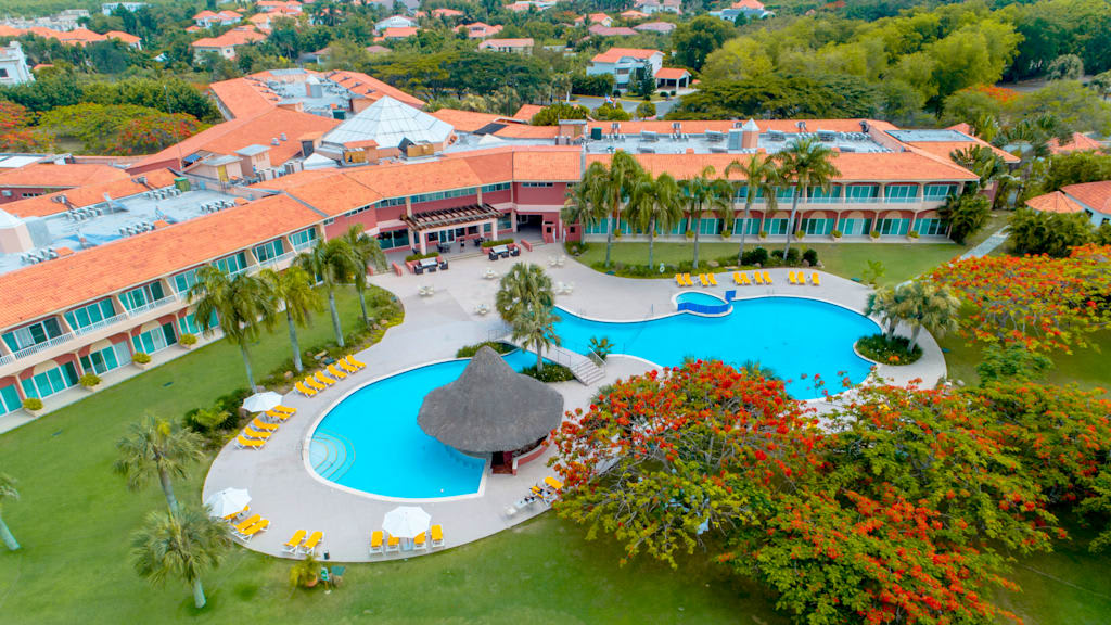 Hodelpa Garden Suites Golf and Convention Center 