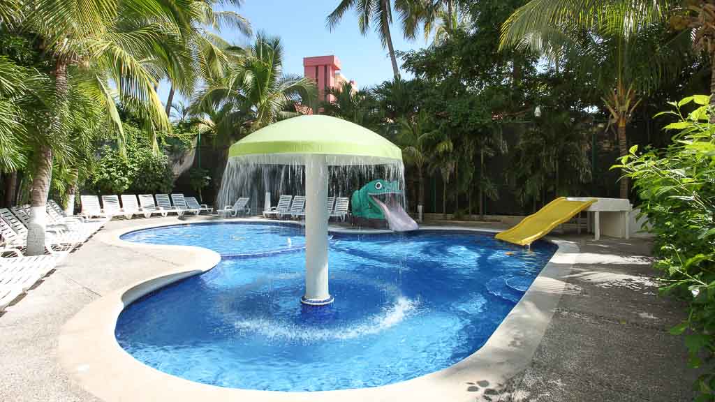 Hotel Emporio Ixtapa