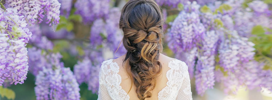 Popular bridal hairstyles for your destination wedding