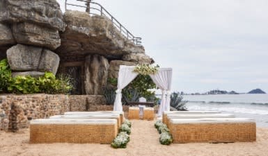 Blog: Waterfront ceremonies on an island paradise image