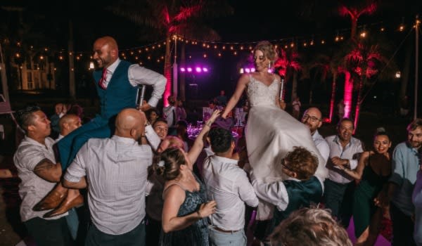 Blog: Keep the good vibes going, all night long image