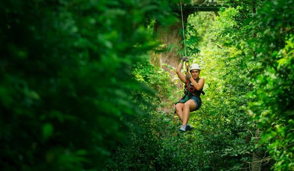 Blog: Green is the new wedding white in Costa Rica image