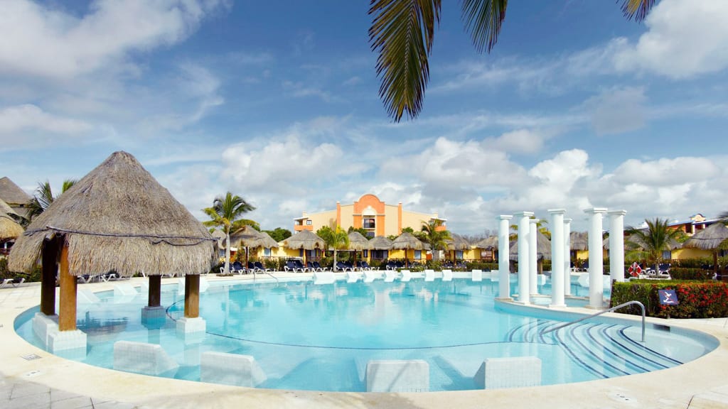 Grand Palladium White Sand Resort Cancun on Sale | emergencydentistry.com