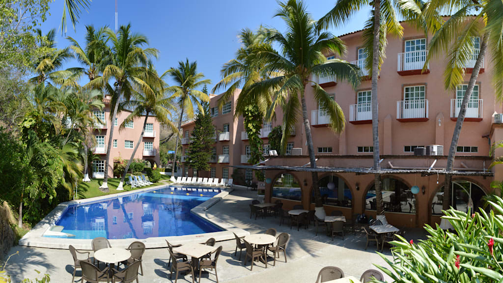 Castillo Huatulco Hotel and Beach Club