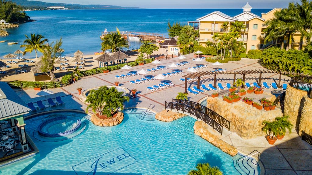 Jewel Paradise Cove Resort and Spa 