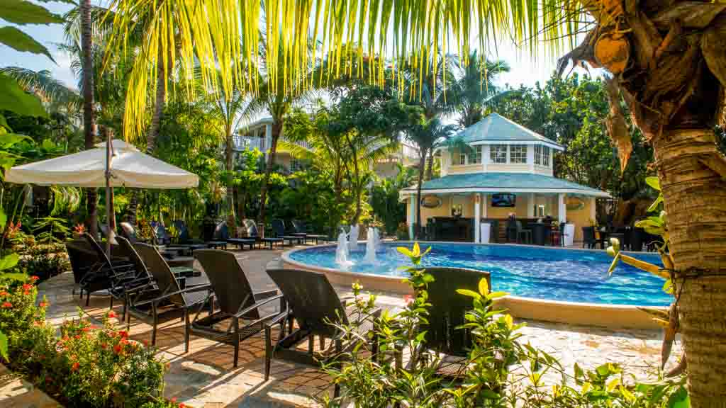 Paradise Beach Hotel, West Bay – Updated 2023 Prices
