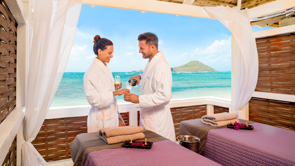 Coconut Bay Beach Resort and Spa - Sunwing.ca
