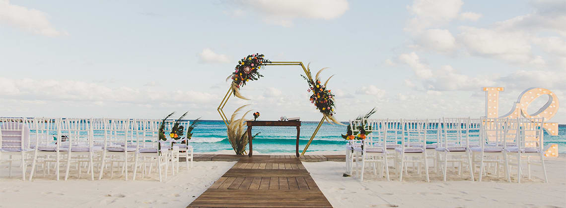 Eye-catching altars for your wedding day