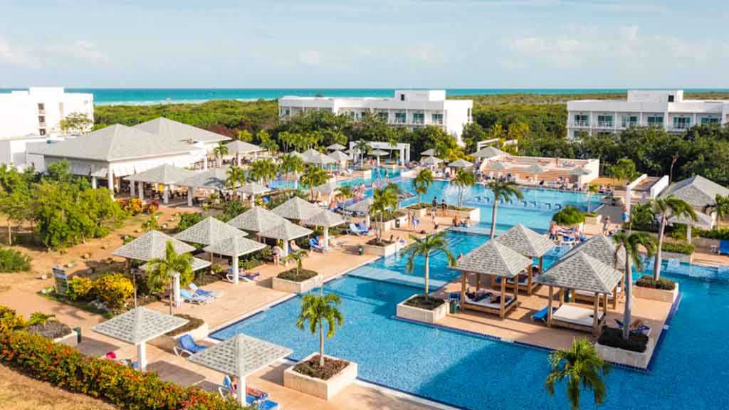 Packages : Valentine’s sale : Featured resort (Feb 9-14) : Image