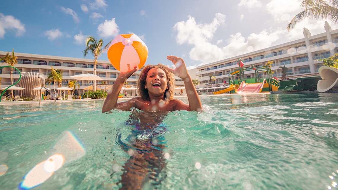 Promotion : Packages : Kid-friendly resorts offer (Kids stay free) : Image