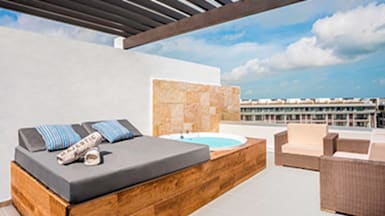 SKY VIEW SUITE ROOFTOP WITH OUTDOOR JACUZZI