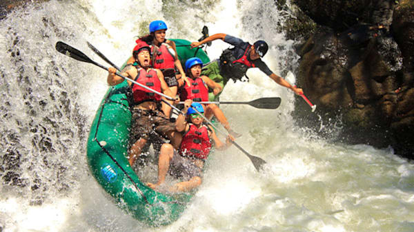 Blog: Navigate white-water rapids in Costa Rica image