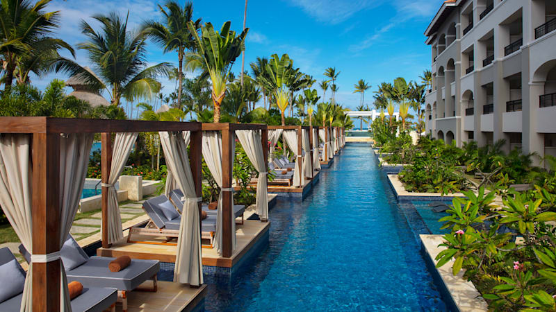 Best all inclusive resorts with swim-up rooms