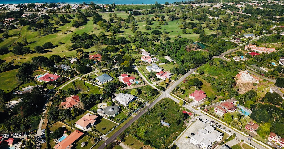 Runaway Bay 4