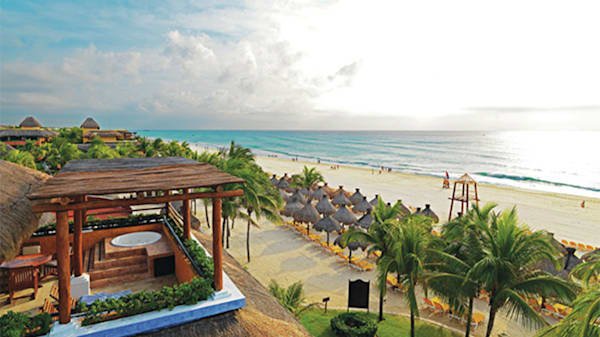 Blog : Stay in the middle of the action at Playacar Beach image