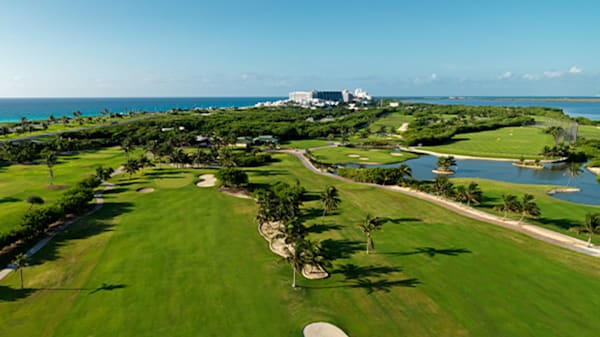 Blog: Tee off on championship greens in Cancun image