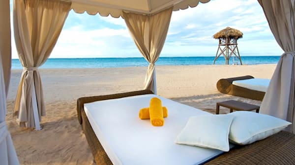 Blog: Relax and recharge with a beachside massage in Riviera Maya image