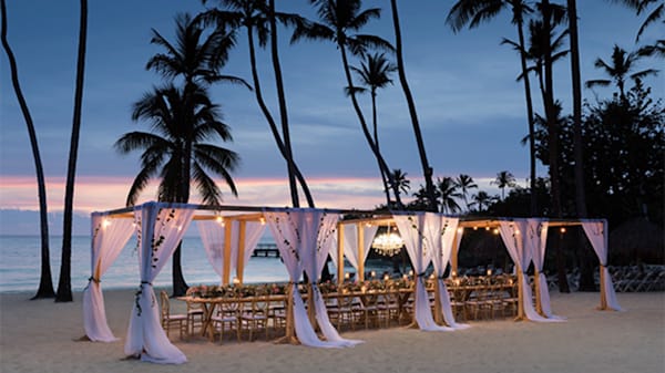 Blog: Toast to your big day in the tropics at a rehearsal dinner image