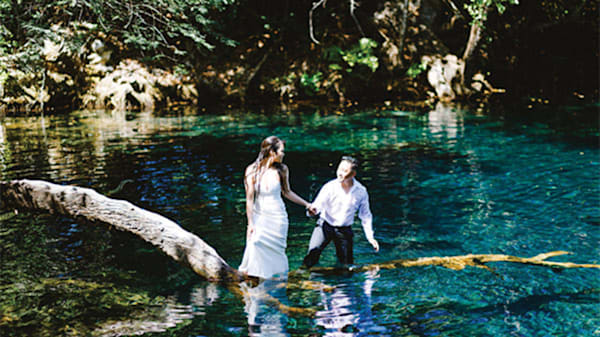 Blog: Trash the dress in the tropics image