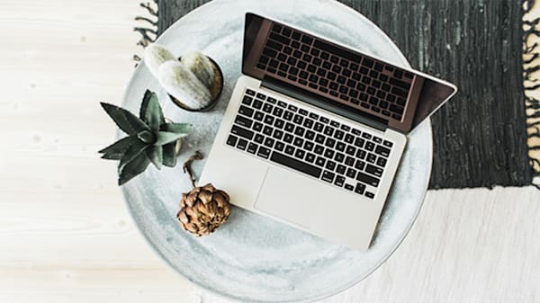 Blog : How tech-savvy are you? Do you think you can manage to organize your entire wedding virtually? image
