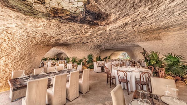 Blog : Toast to your big day in a magical cave image