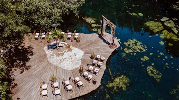 Blog : Exchange vows by a Mexican cenote image