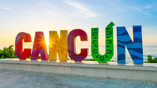 Blog : Explore the hustle and bustle of Cancun’s Hotel Zone image