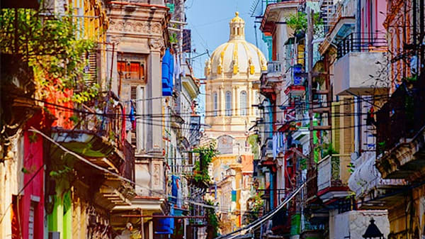 Blog : Explore the cobblestone streets of Havana image