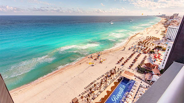 Blog: Royalton CHIC Suites Cancun Resort and Spa image