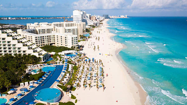 Blog : Party in paradise in Cancun image