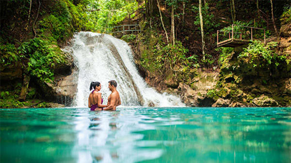 Blog: Hike to the Blue Hole in the jungle image