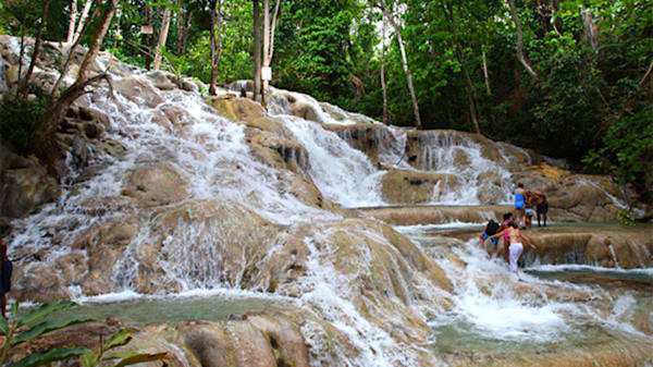 Blog : For the fitness enthusiast: Climb up a famous waterfall image