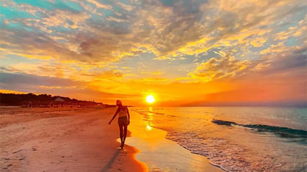 Blog : Soak up the sun on world-famous beaches image