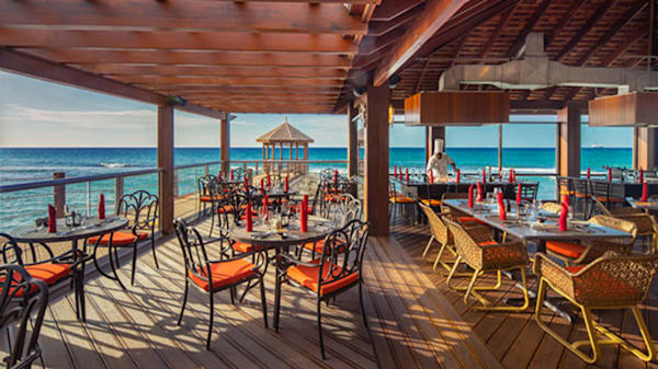 Blog: Indulge in a Teppanyaki dinner overlooking the sparkling coast image