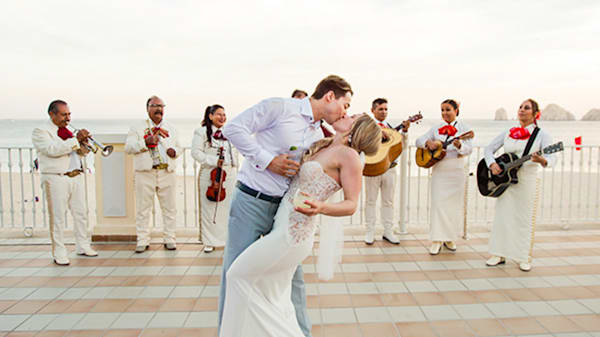 Blog: Dance to a live mariachi band image
