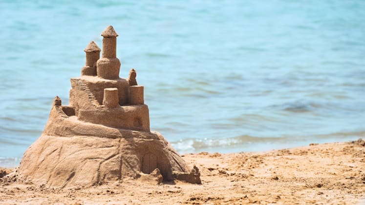 Blog : Build the world's biggest sandcastle image